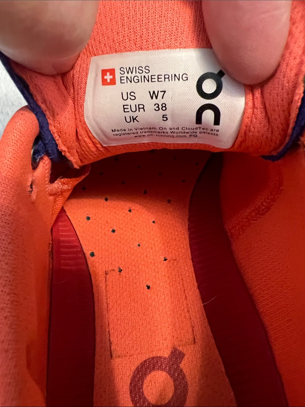 On Running Women's Red Orange Blue Cloudswift Sneakers size 7 - Picture 5 of 5